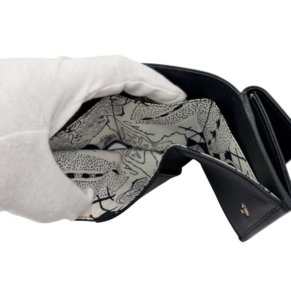 CHANEL Black Wallet - Picture 15 of 16